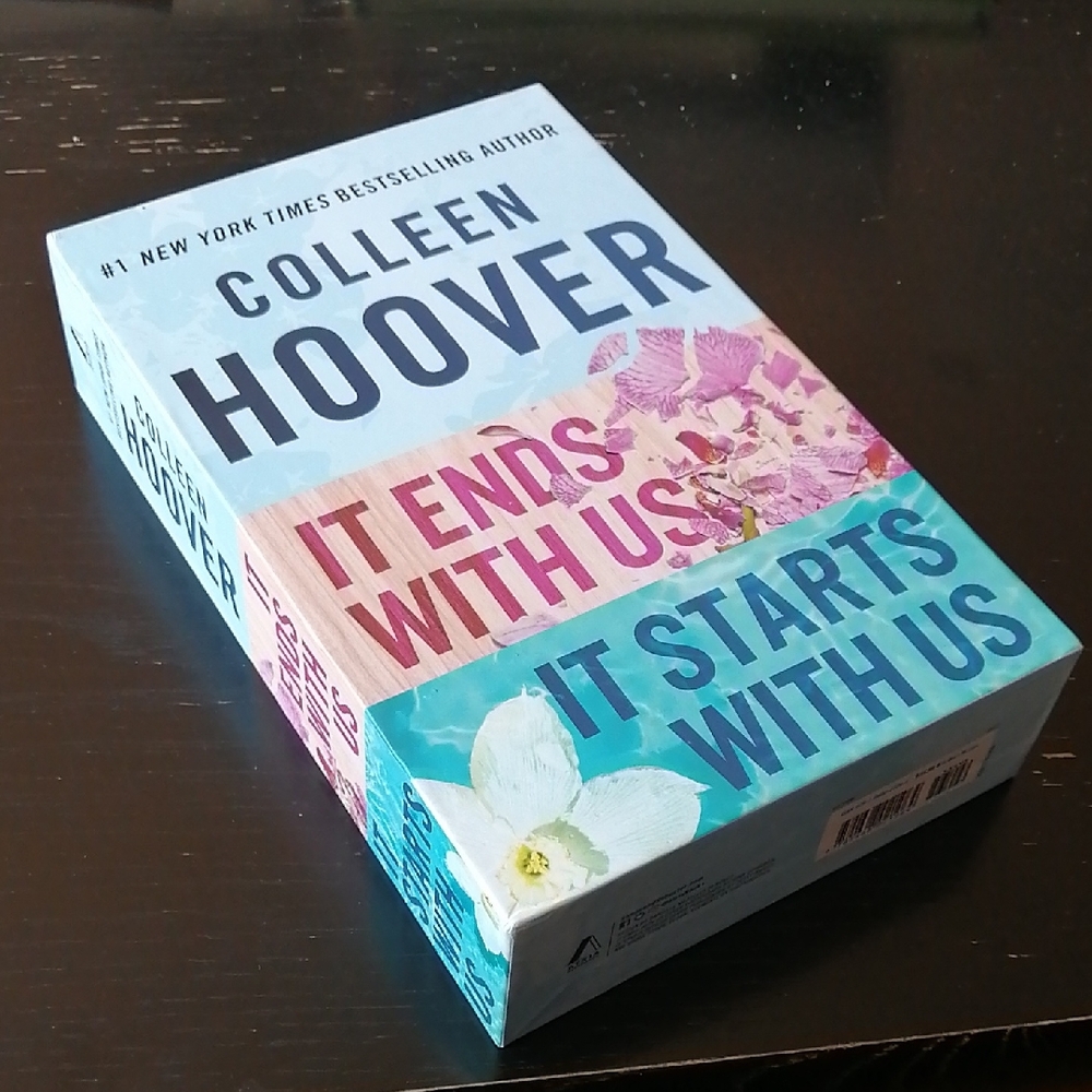 Colleen Hoover It Ends with Us Boxed Set: It Ends with Us, It Starts with Us - Picture 3 of 7